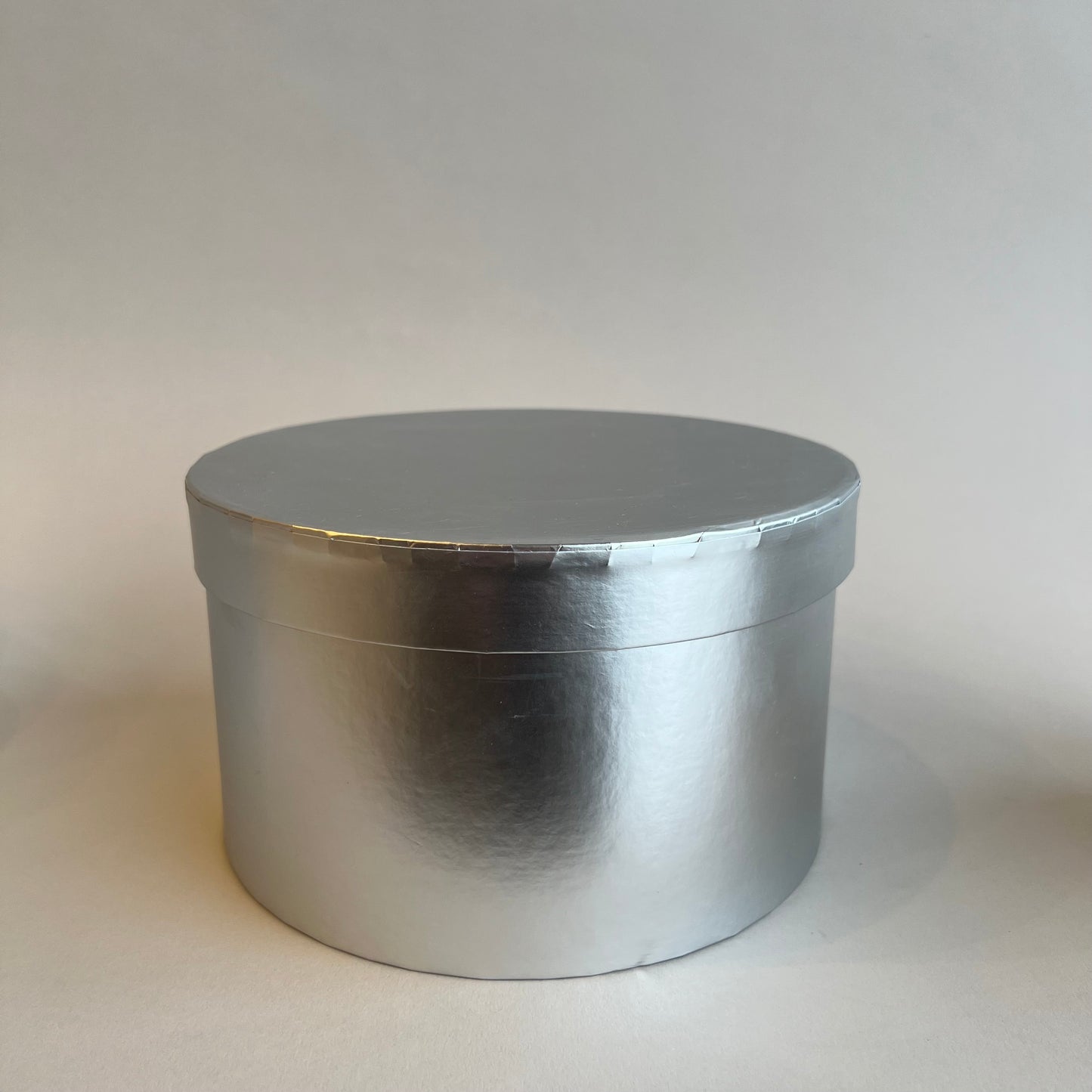 Silver round gift box