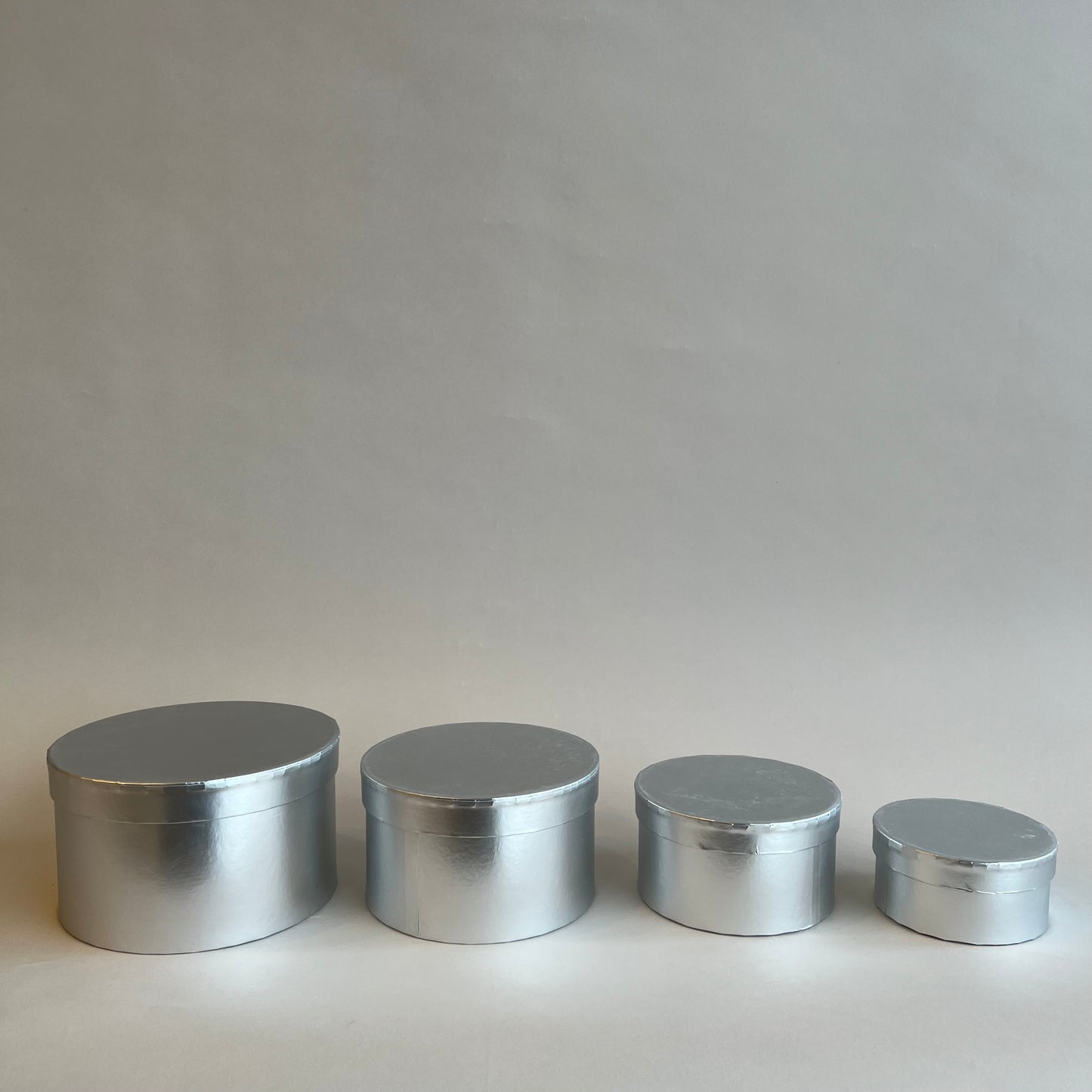 Silver round gift box