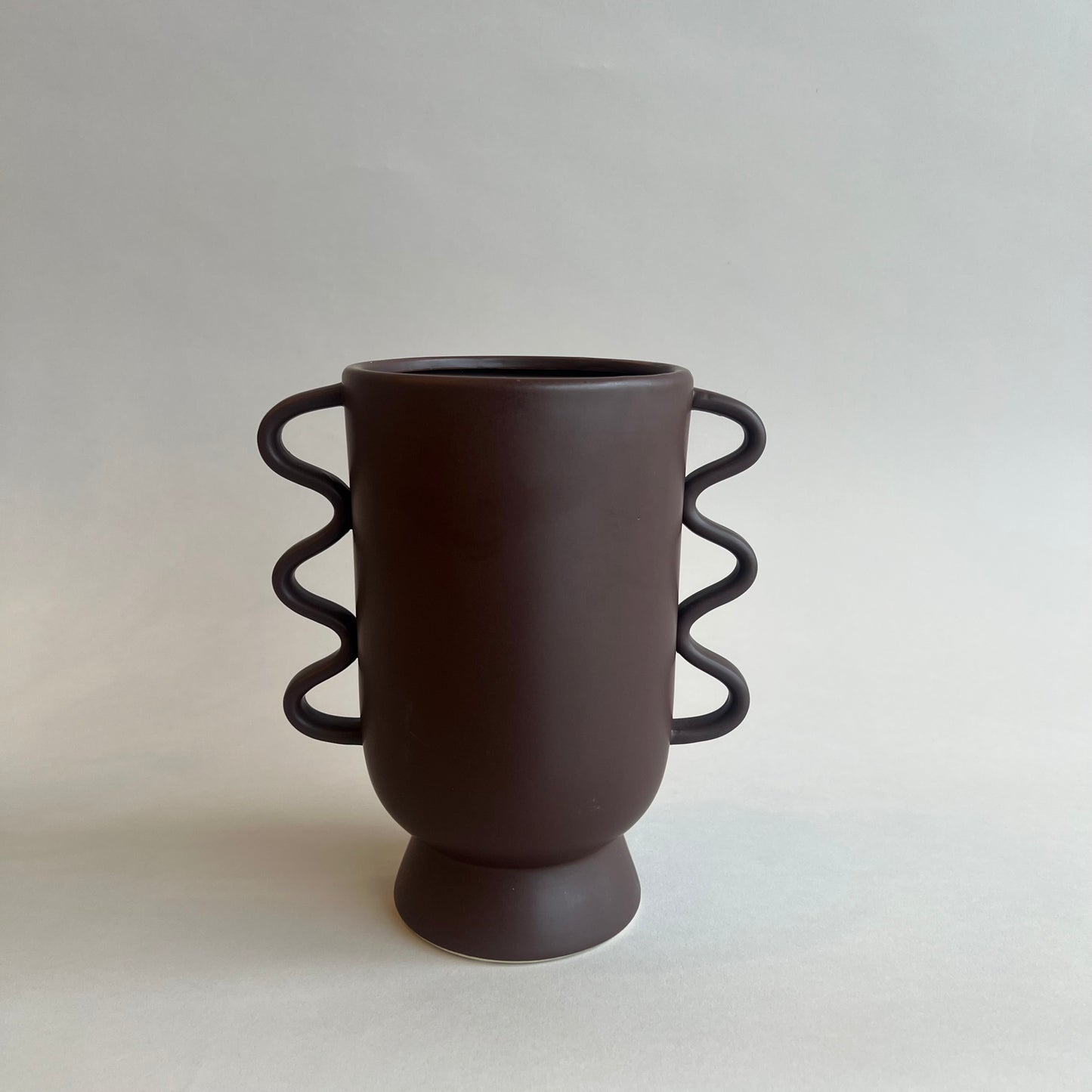 Cocoa wave vase