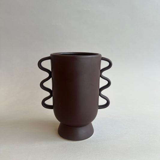 Cocoa wave vase