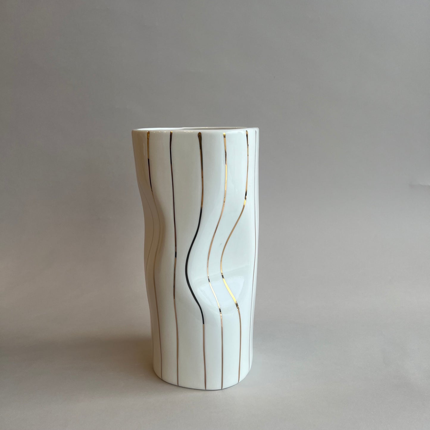Golden flow vase